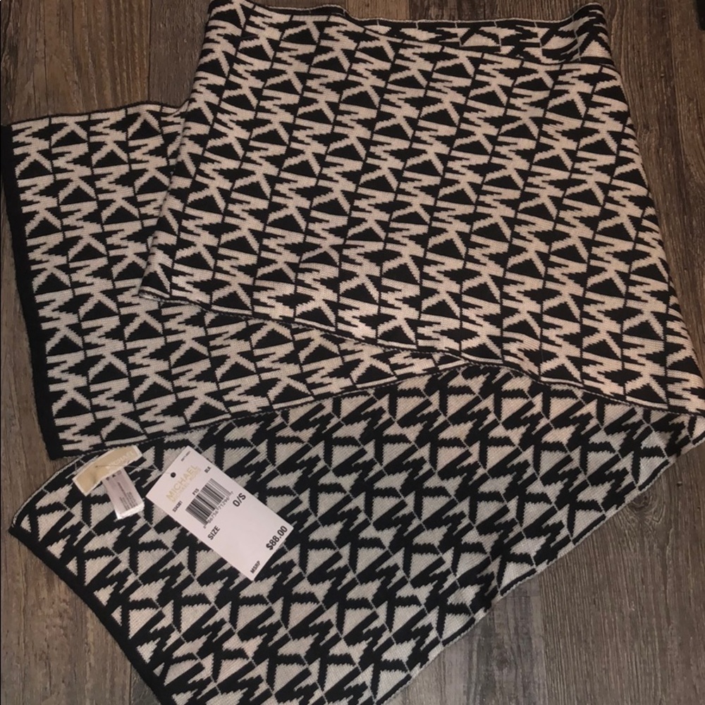 NWT Michael Kors Scarf
